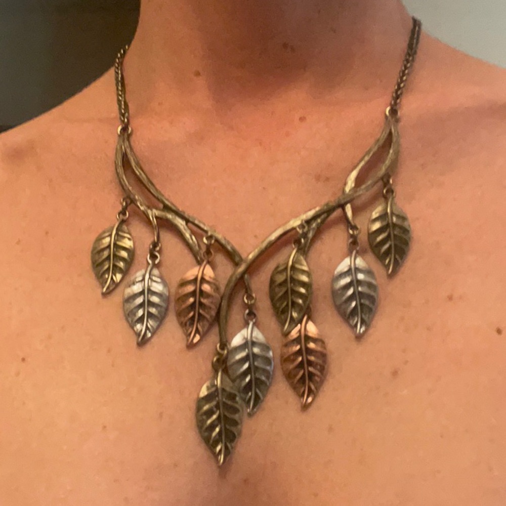 🎆 2/$12 or 3/$15 Branch and leaf necklace - Picture 2 of 4